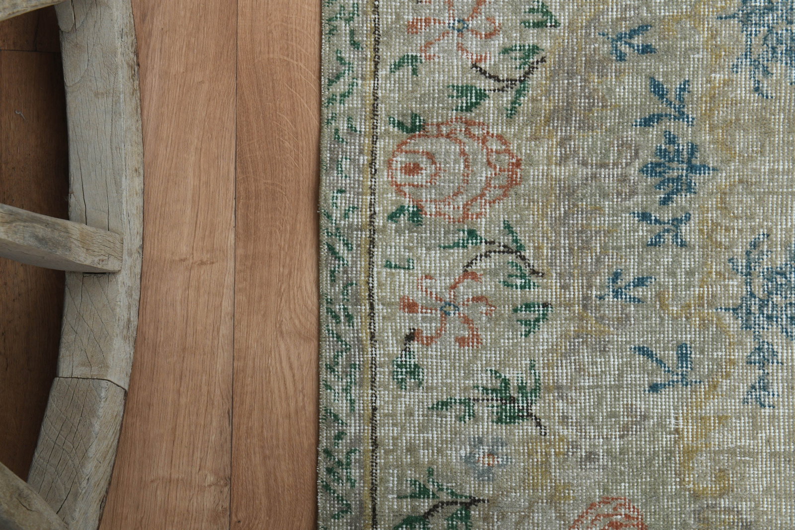 5'3x8'6 ft, BEIGE FLORAL RUG - 4
