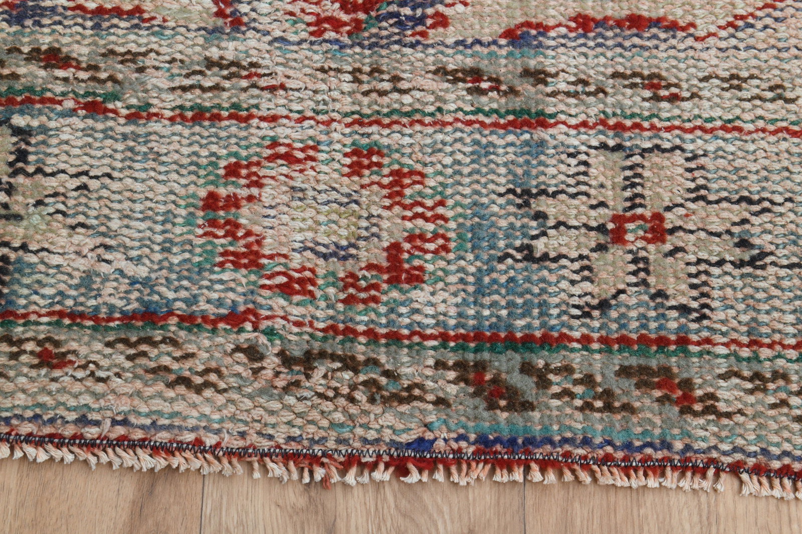 5'6x9 ft, FADED ANTIQUE RUG - 7