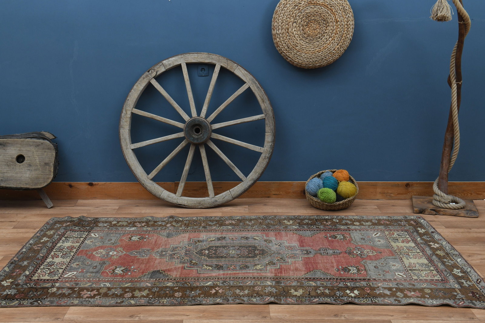 4'7x8'9 ft, HALLWAY RUNNER RUG - 2
