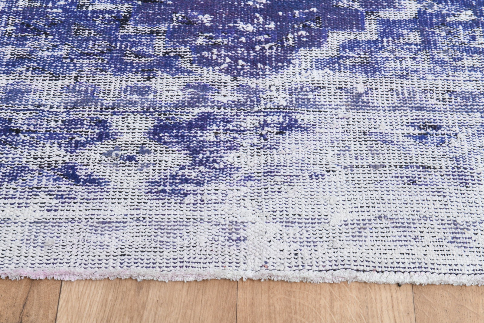 6x9'4 ft, OUSHAK VINTAGE RUG: Title: 6x9'4 ft, OUSHAK VINTAGE RUG Description: This Turkish one-of-a-kind Vintage Turkish Rug is hand-knotted and handwoven by the most skilled artisans who use pure wool, in muted, natural tones, a