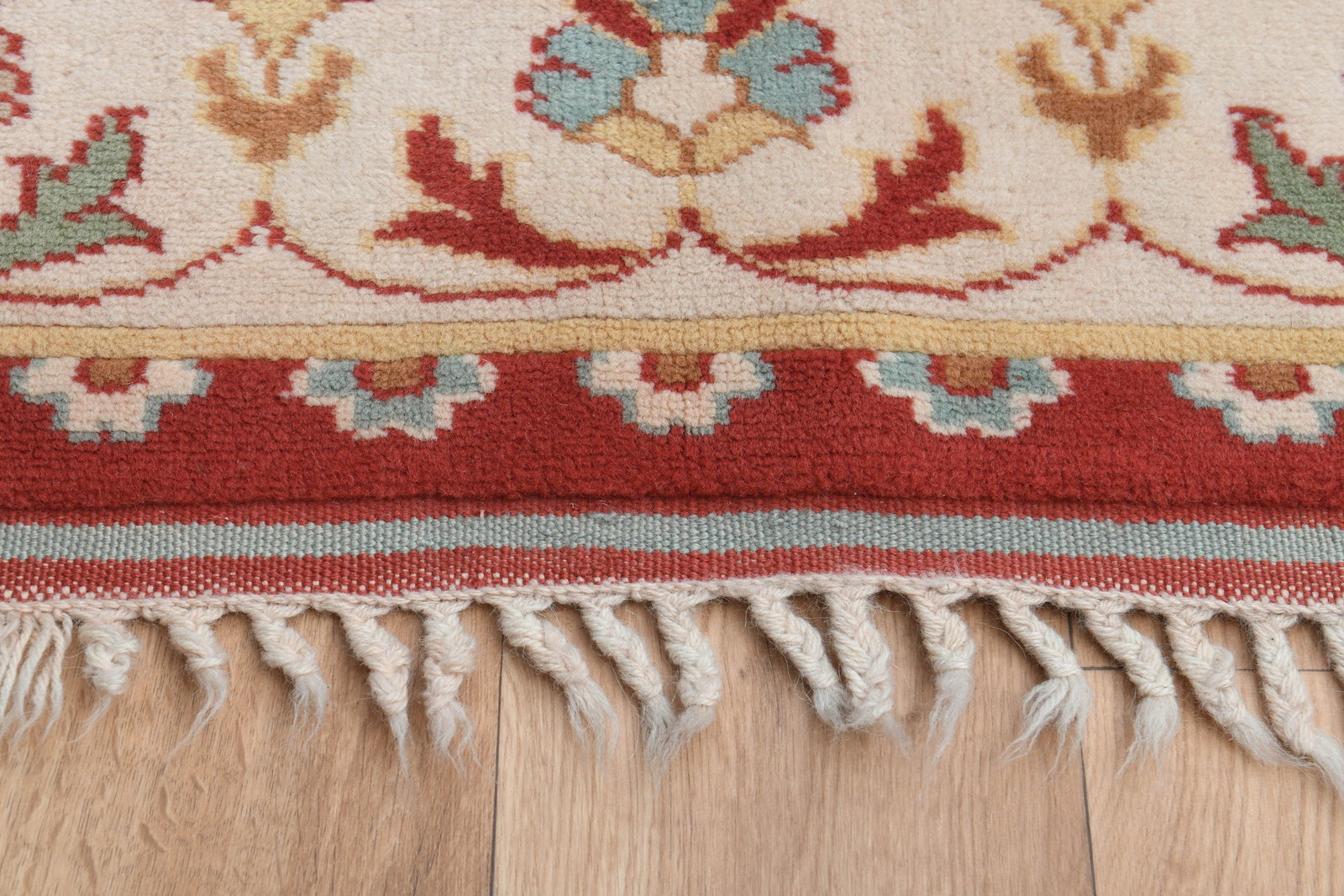 5'8x8 ft, RED BEIGE RUG - 3