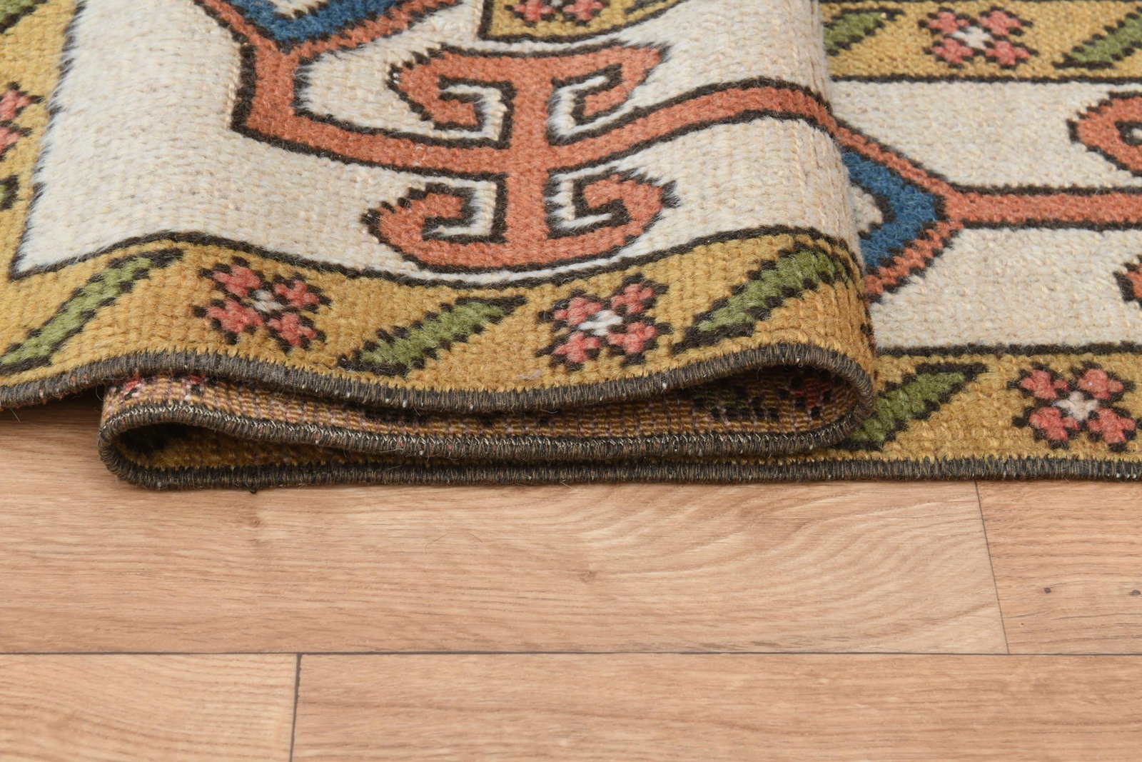 5'8x7'9 ft, Textured Bohemian Area Rug - 2