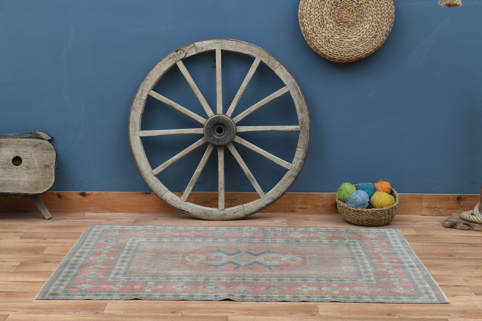 4'7x6'4 ft, BROWN AREA RUG - 4
