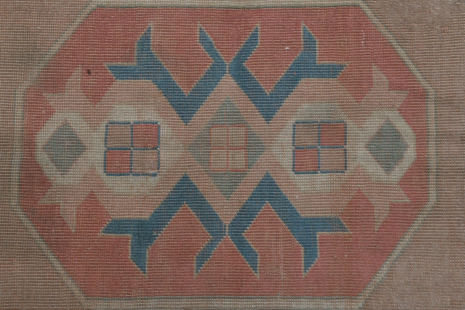 4'7x6'4 ft, BROWN AREA RUG - 7