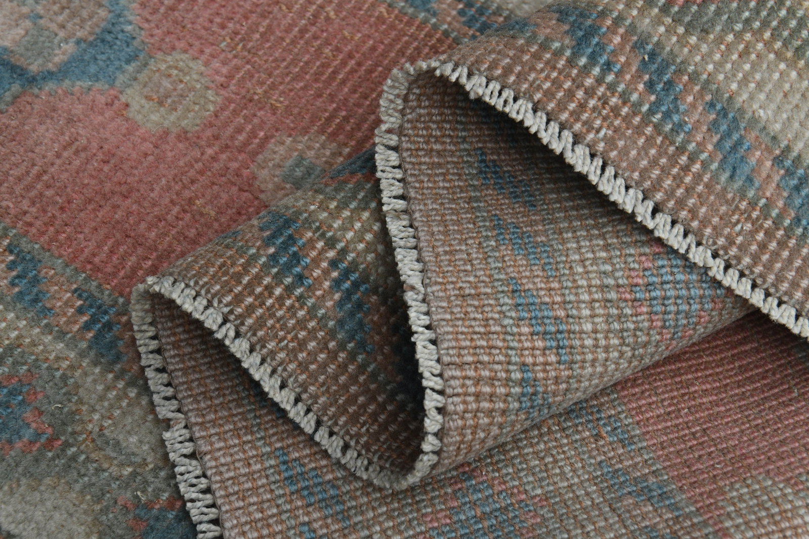 4'7x6'4 ft, BROWN AREA RUG - 9