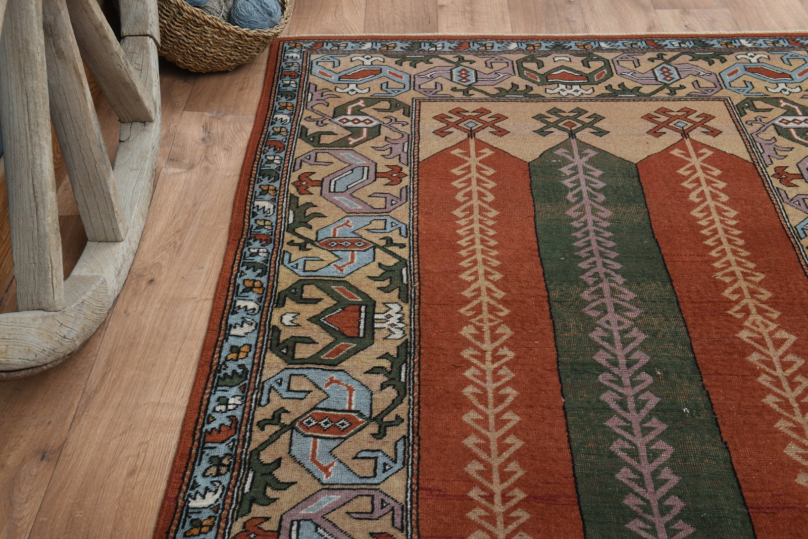 4x6'1 ft, TURKISH VINTAGE RUG: Title: 4x6'1 ft, TURKISH VINTAGE RUG Description: This Turkish one-of-a-kind Vintage Turkish Rug is hand-knotted and handwoven by the most skilled artisans who use pure wool, in muted, natural tones, 