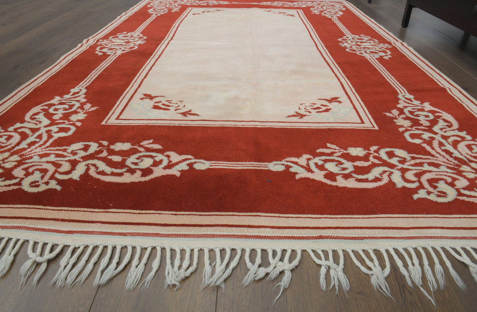 5'1x7'9 ft, VINTAGE ANTIQUE RUG: Title: 5'1x7'9 ft, VINTAGE ANTIQUE RUG Description: This Turkish one-of-a-kind Vintage Turkish Rug is hand-knotted and handwoven by the most skilled artisans who use pure wool, in muted, natural tones