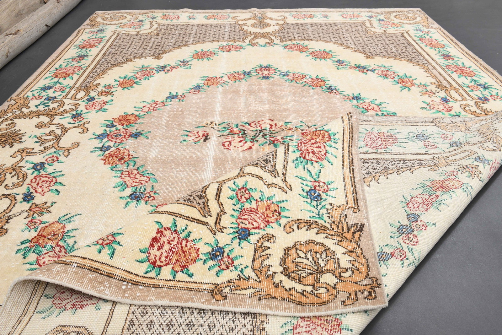 6'9x10'1 FLORAL ANTIQUE DeCOR - 6