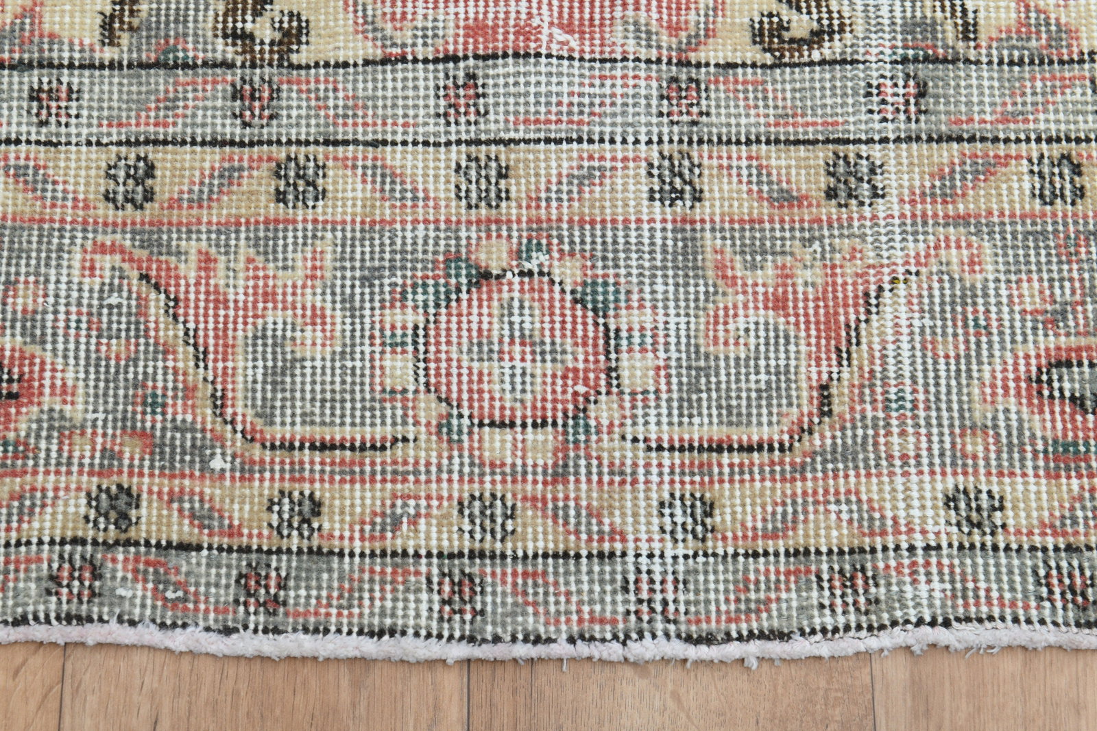 6.9x10.2 ft, Pink Turkish Rug Distressed Vintage - 2