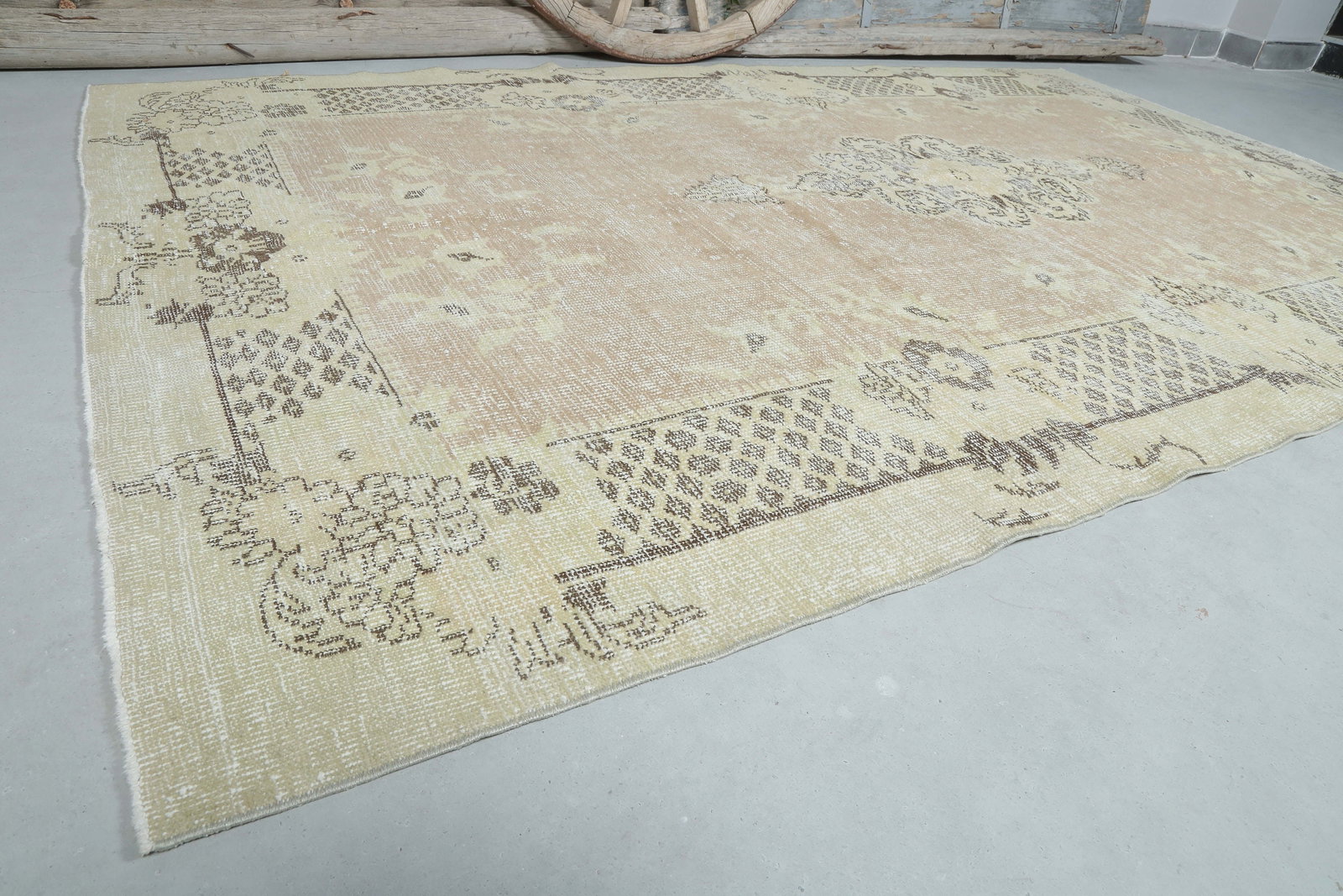 6.1x10 Beige Vintage Turkish Oushak Rug: Title: 6.1x10 Beige Vintage Turkish Oushak Rug Description: This Turkish one-of-a-kind Vintage Turkish Rug is hand-knotted and handwoven by the most skilled artisans who use pure wool, in muted, natur