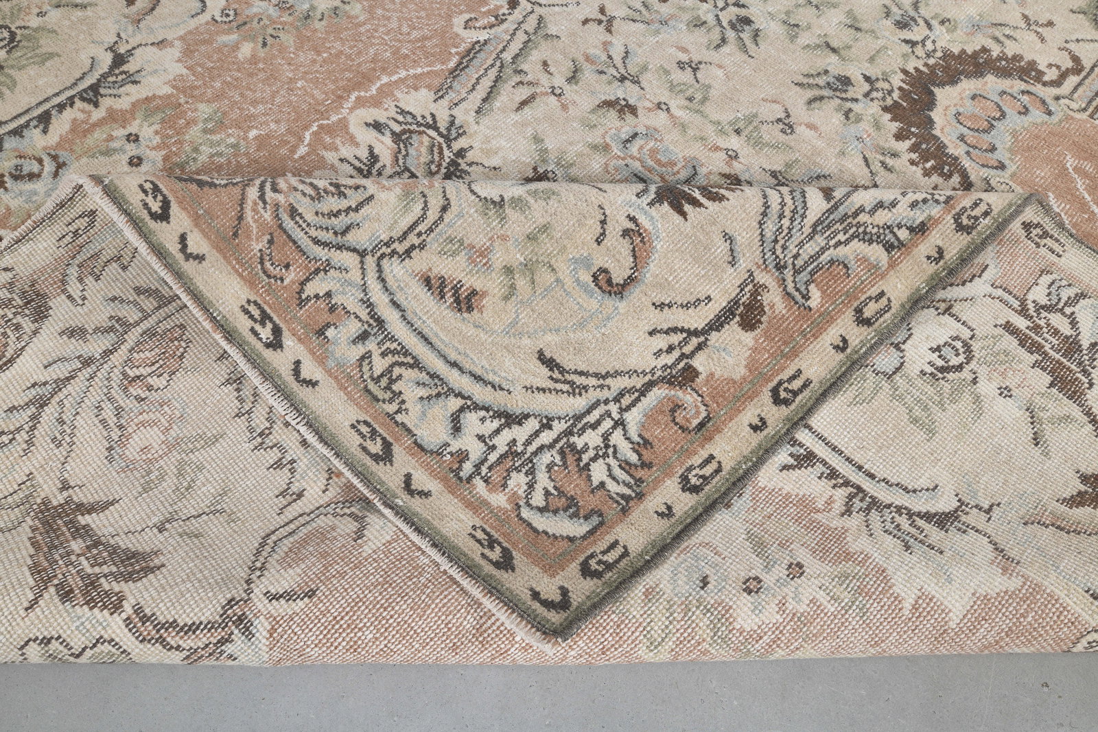6x10 Turkish Vintage Rug, Beige Brown - 9