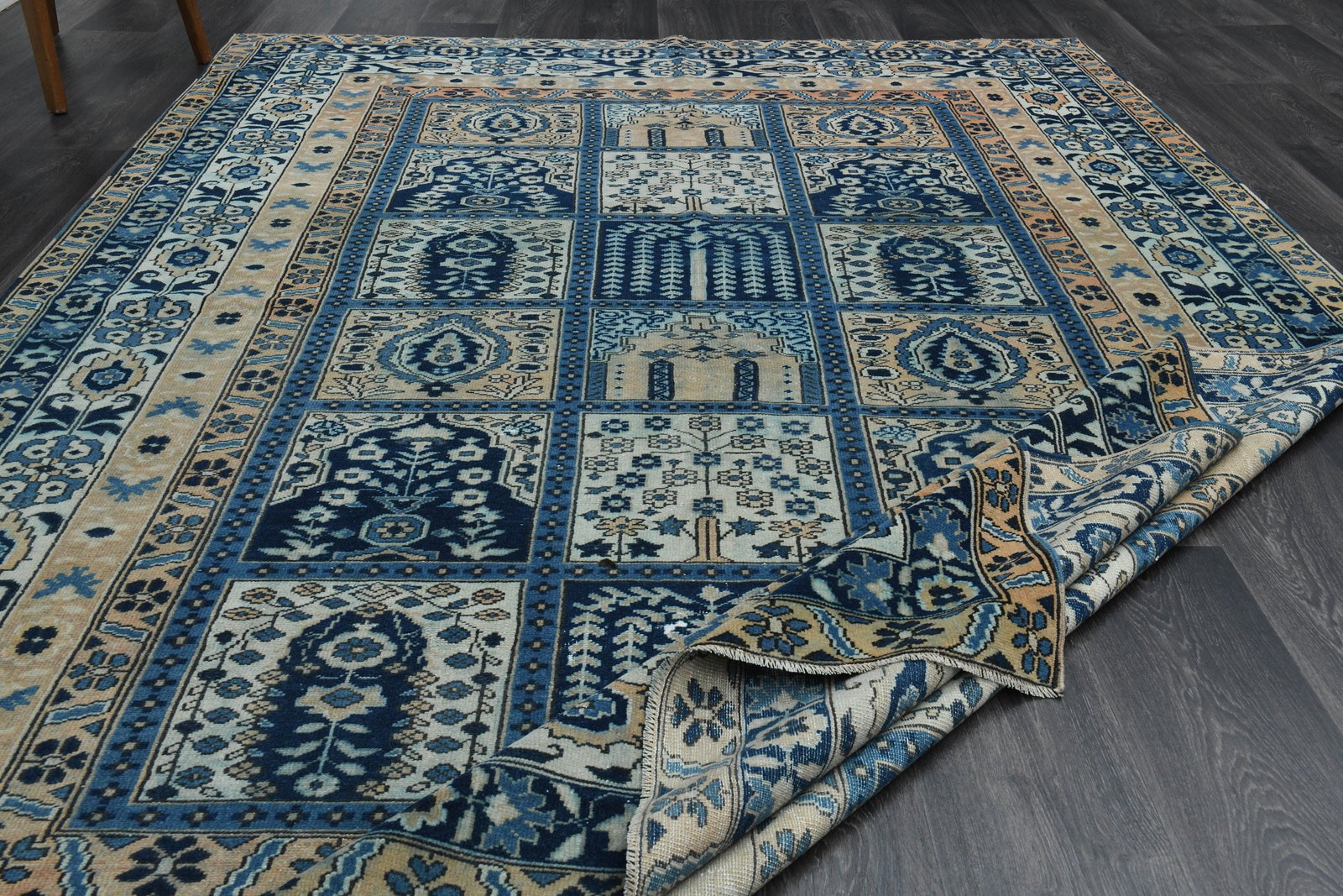 6.7x9.9 ft, TURKISH Rug, VINTAGE: Title: 6.7x9.9 ft, TURKISH Rug, VINTAGE Description: This Turkish one-of-a-kind Vintage Turkish Rug is hand-knotted and handwoven by the most skilled artisans who use pure wool, in muted, natural tone