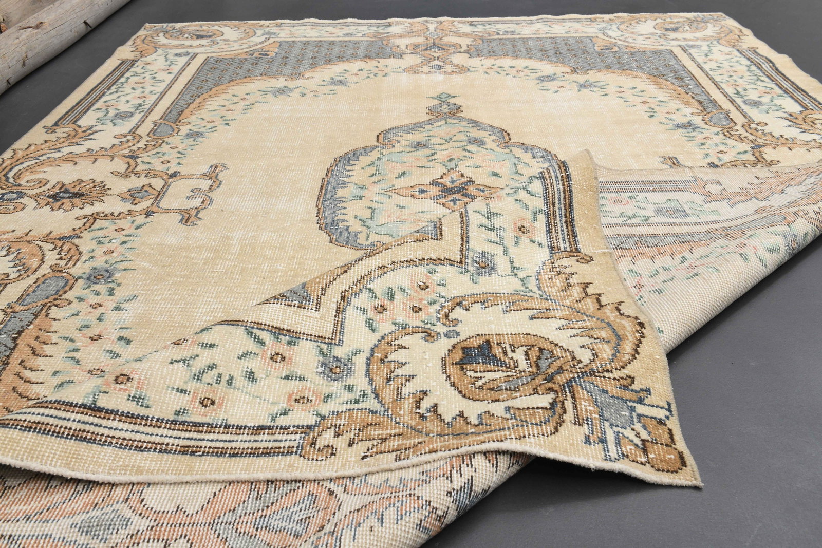 5.9x9.2 TURKISH Area Rug - 5