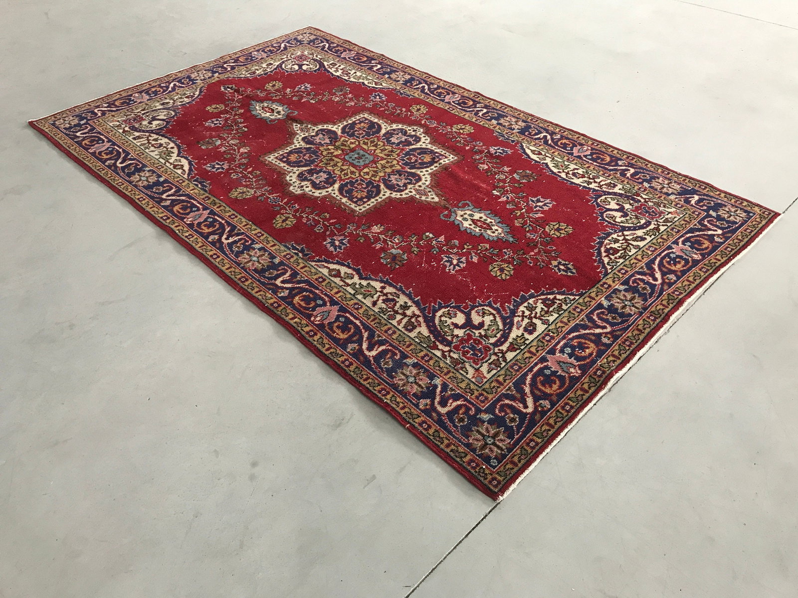 5.7x9.5 ft, RED TURKISH RUG, Vintage Oushak - 3