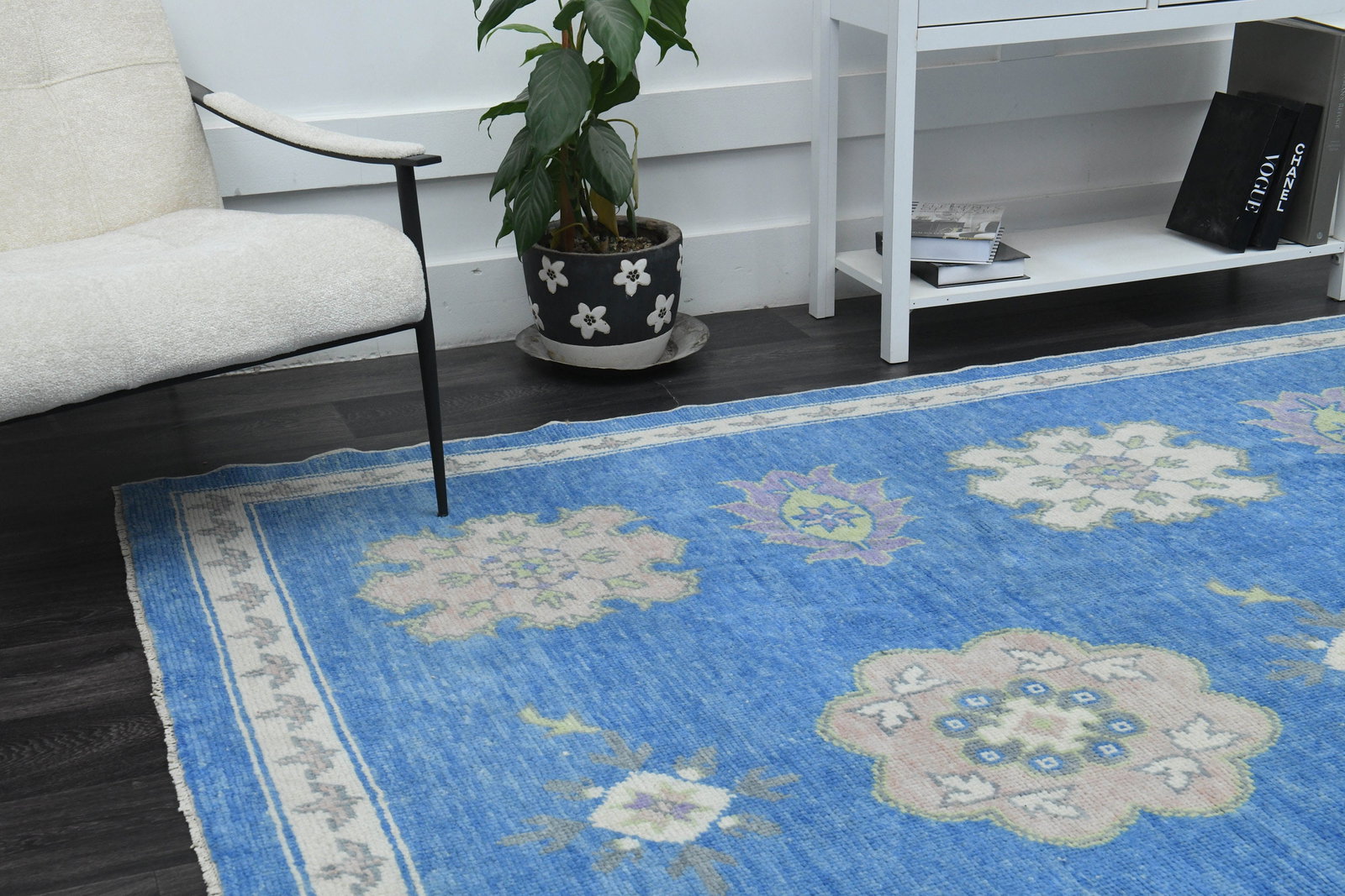 8x12'1 ft, BLUE BEIGE DECOR, Turkish Flora: Title: 8x12'1 ft, BLUE BEIGE DECOR, Turkish Flora Description: This Turkish one-of-a-kind Vintage Turkish Rug is hand-knotted and handwoven by the most skilled artisans who use pure wool, in muted,