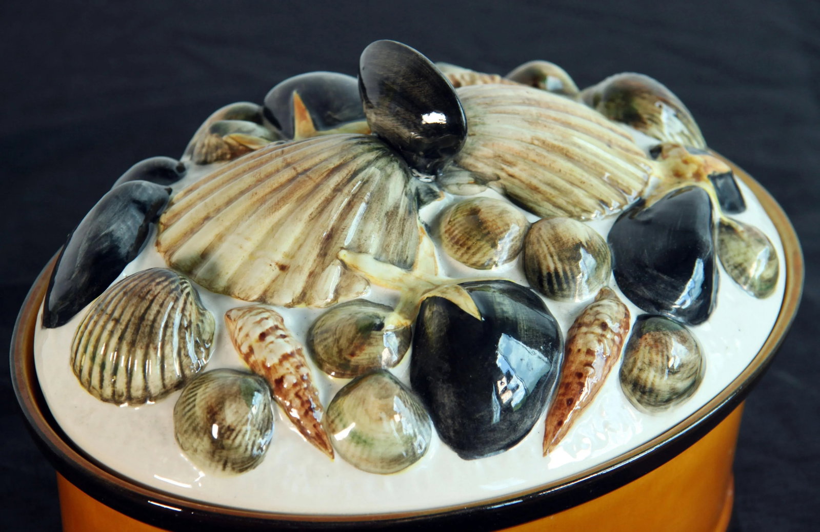 Vintage Majolica Ceramic Shellfish Lidded Casserole Serving Bowl - 5