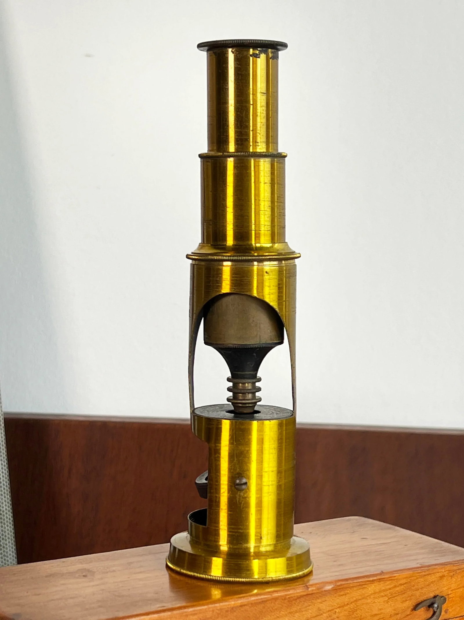 1930s Vintage English Brass Scientist's Field Microscope - 10