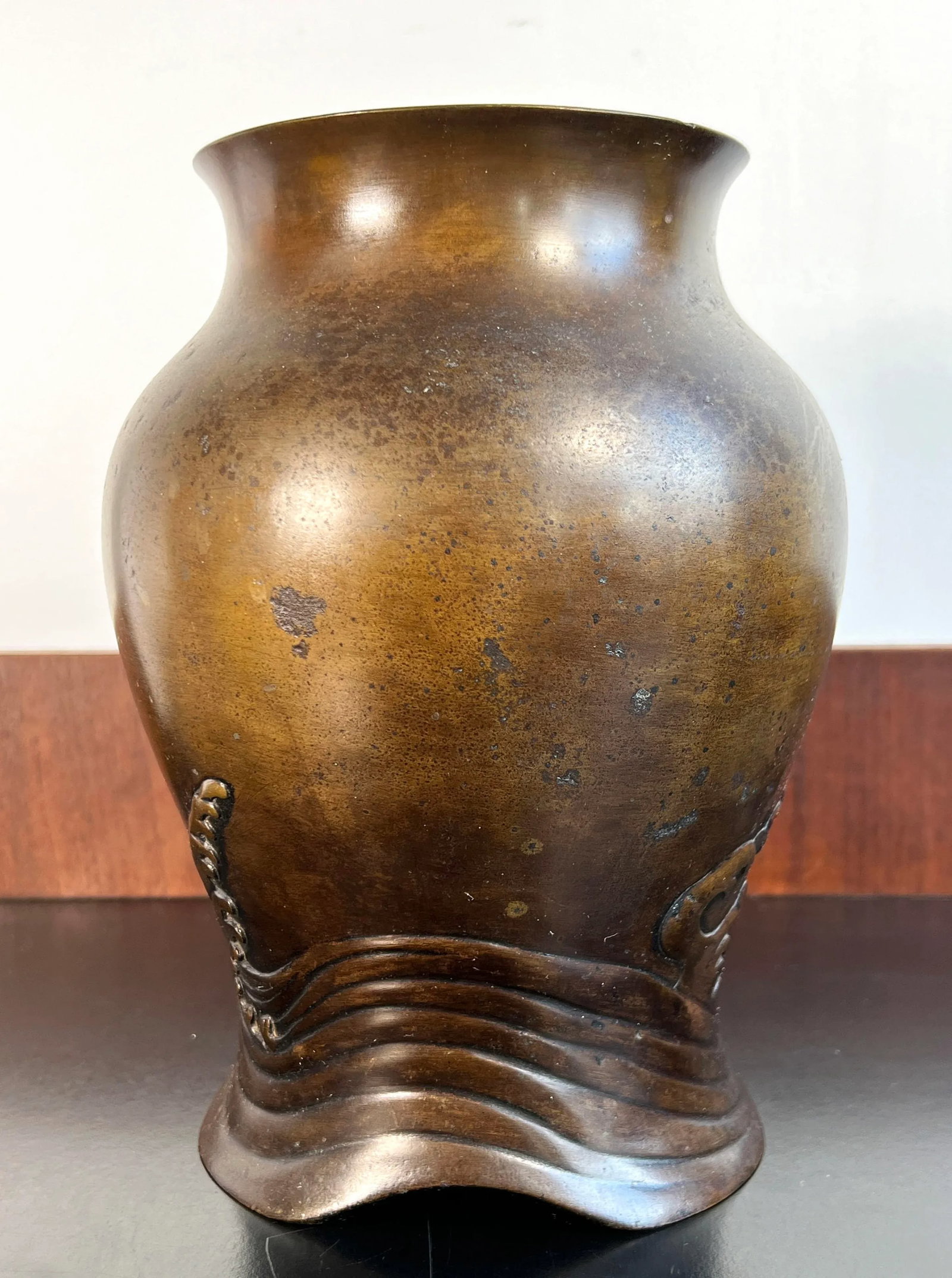 Vintage 1950's Japanese Bronze Great Wave Vase - Showa Period - 6
