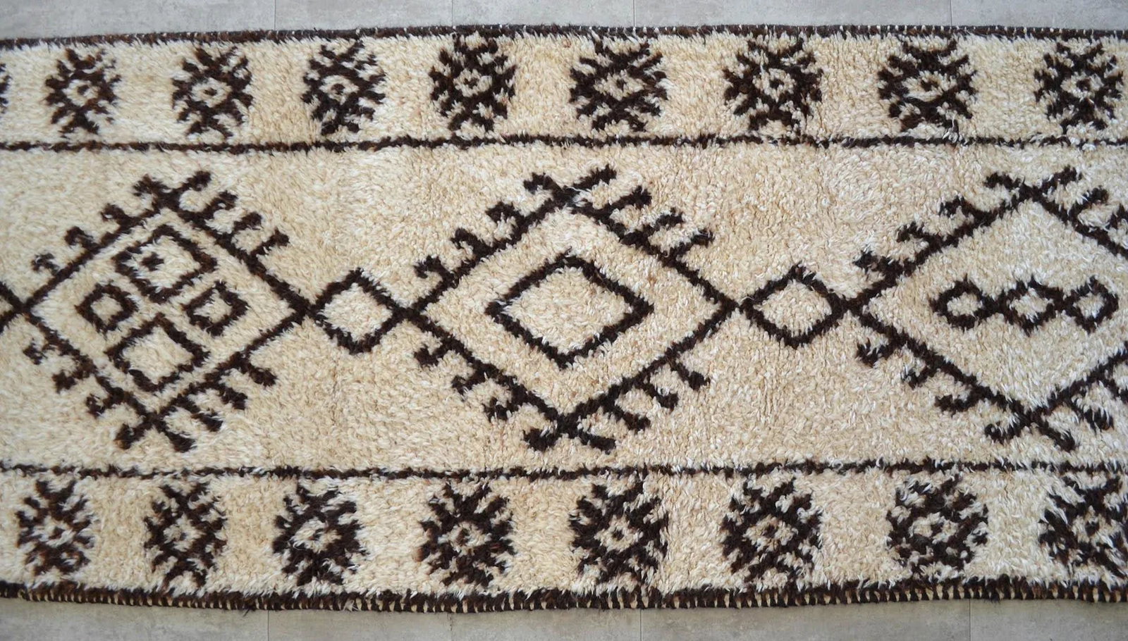 Hand-Knotted Turkish Runner Rug . Tribal Extra Long Runner Rug - No Dyes - 2"²11"³ × - 10