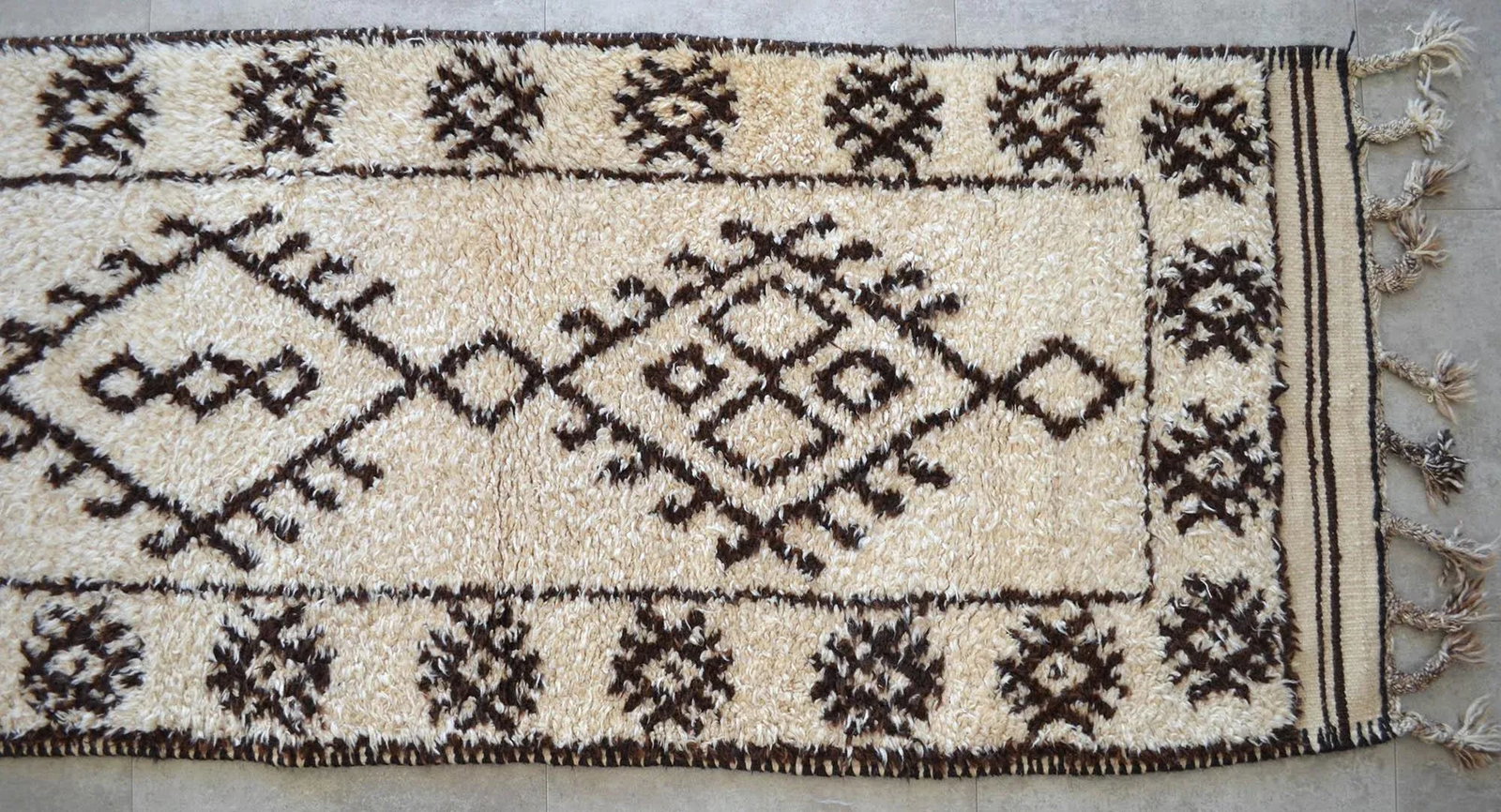 Hand-Knotted Turkish Runner Rug . Tribal Extra Long Runner Rug - No Dyes - 2"²11"³ × - 11