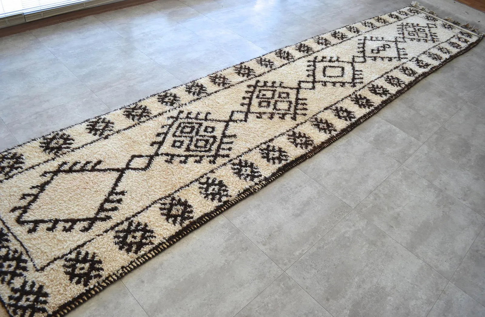 Hand-Knotted Turkish Runner Rug . Tribal Extra Long Runner Rug - No Dyes - 2"²11"³ × - 5