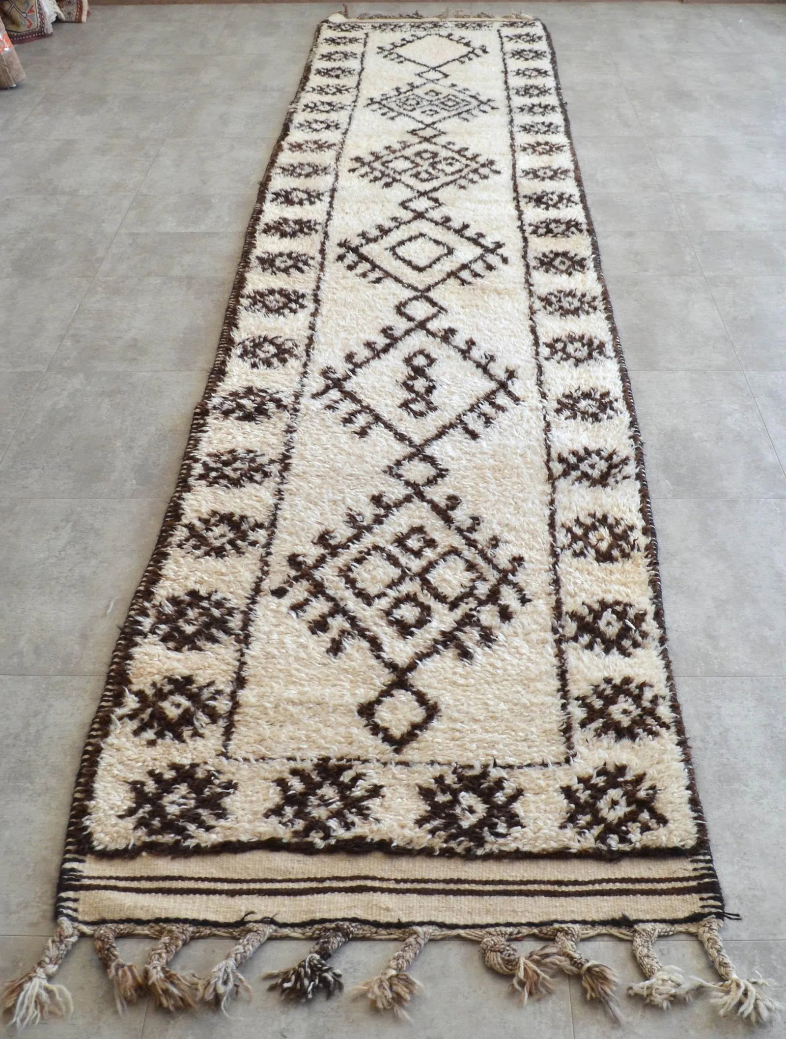 Hand-Knotted Turkish Runner Rug . Tribal Extra Long Runner Rug - No Dyes - 2"²11"³ × - 8