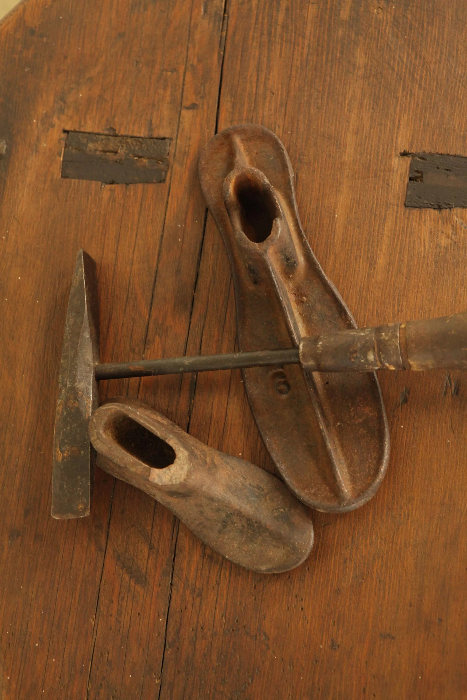 Antique American Cobblers Bench With Tools - 5