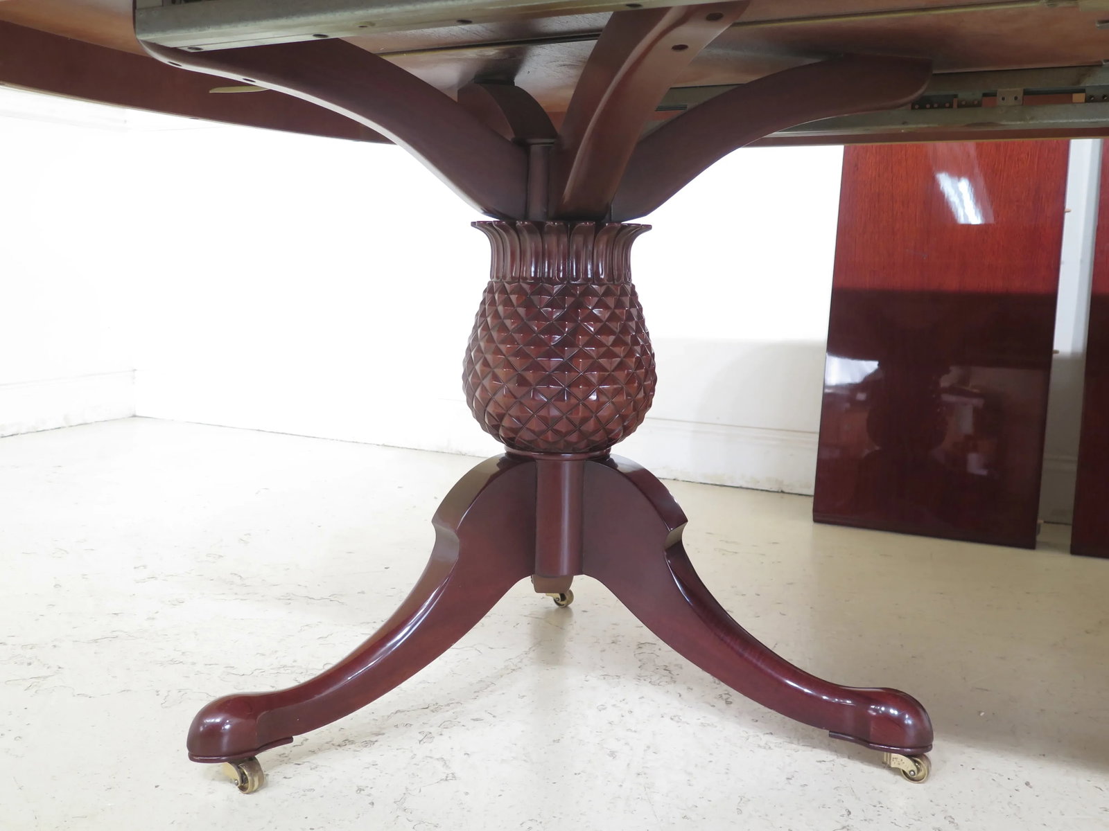 1990s Traditional Kindel Varney Collection Pineapple Base Mahogany Dining Room Table - 2