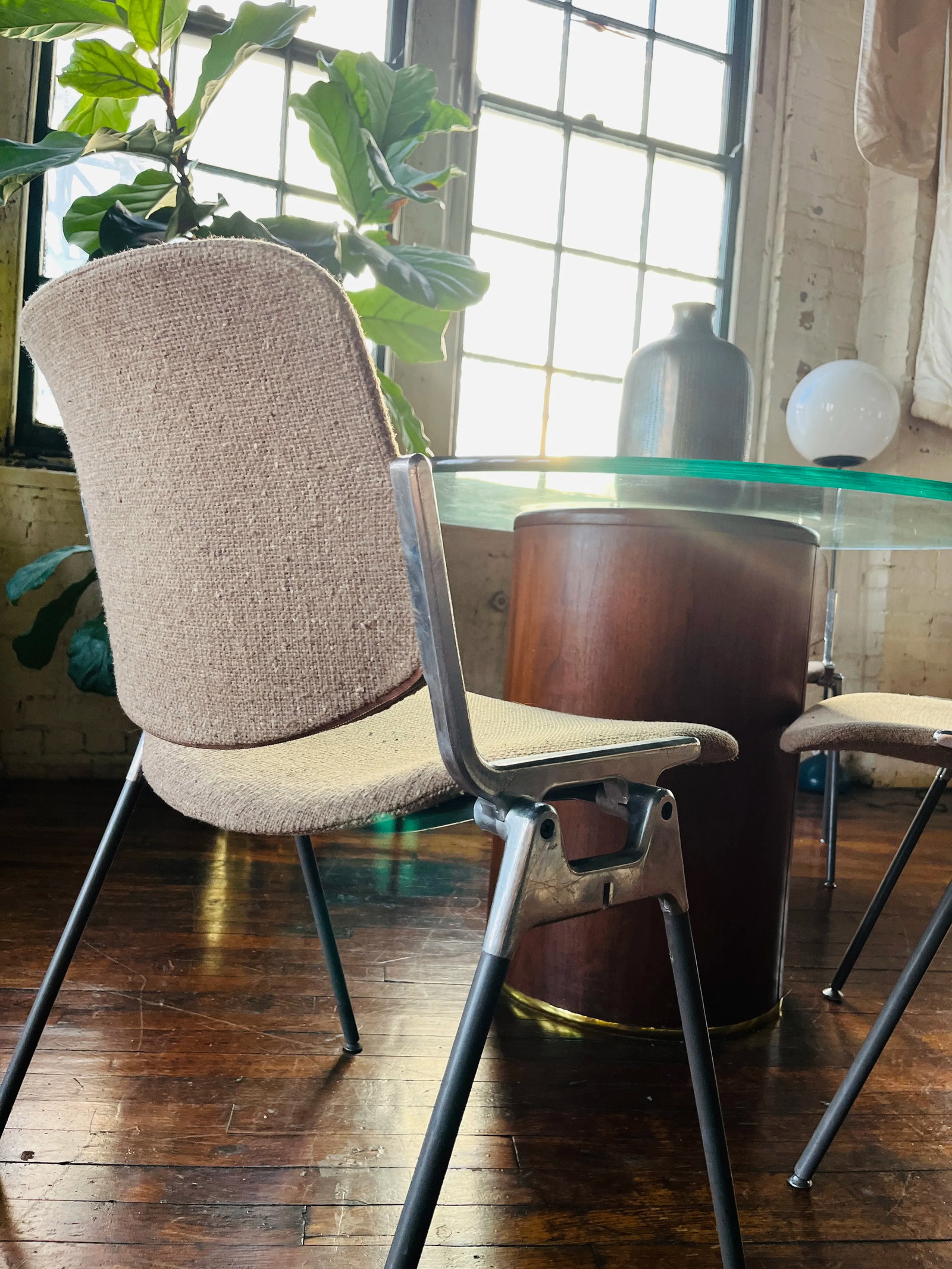 1970s Mid Century Modern, Giancarlo Piretti for Castelli Taupe Dining Chairs - Set of 4 - 11