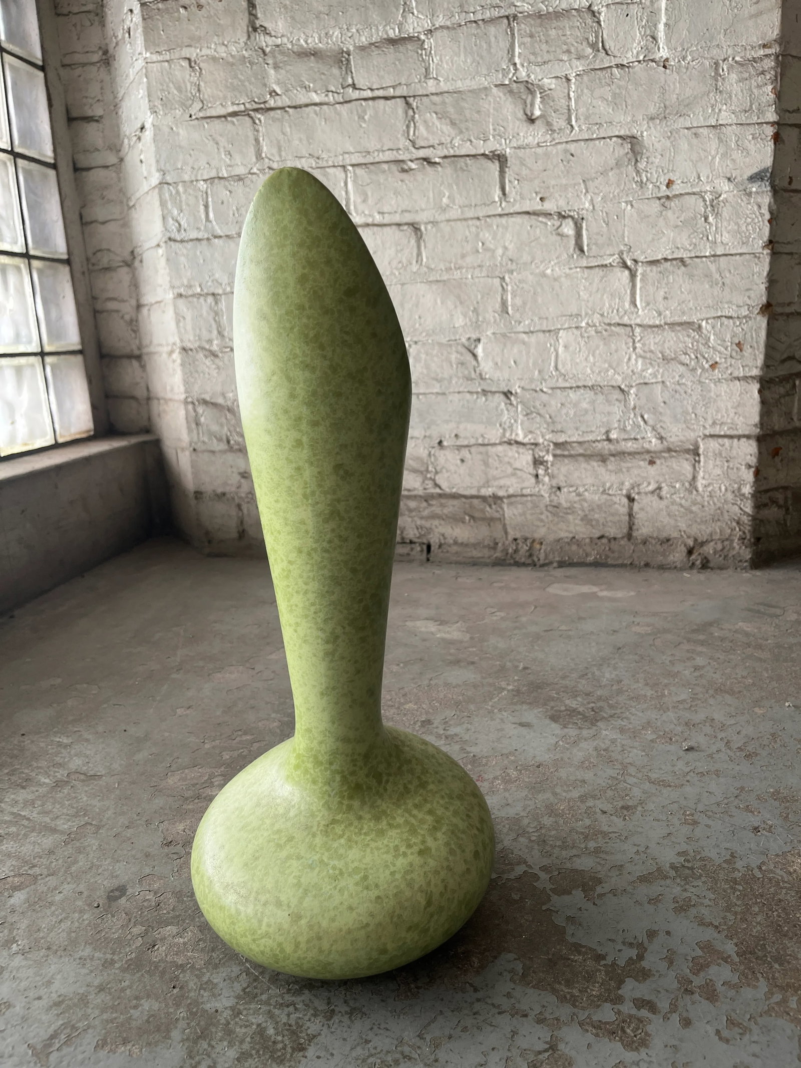 Mid-Century Modern "Eccentric Vase" by Haeger in Avocado Green - 12