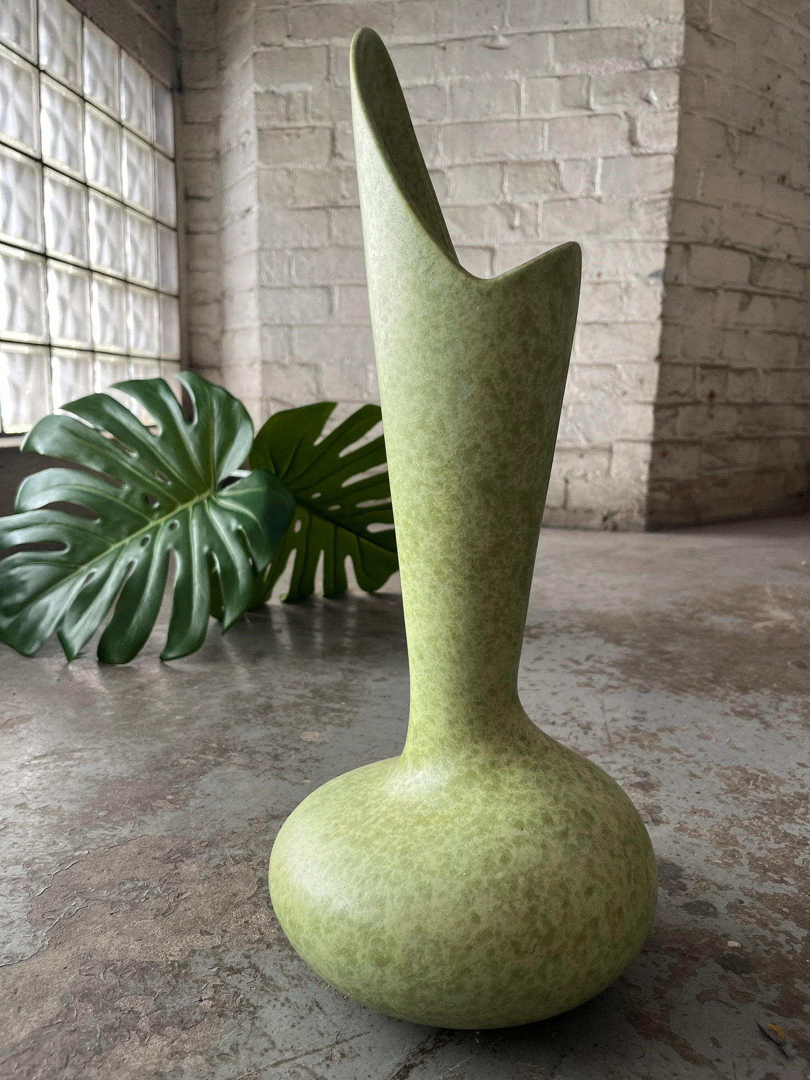 Mid-Century Modern "Eccentric Vase" by Haeger in Avocado Green - 6