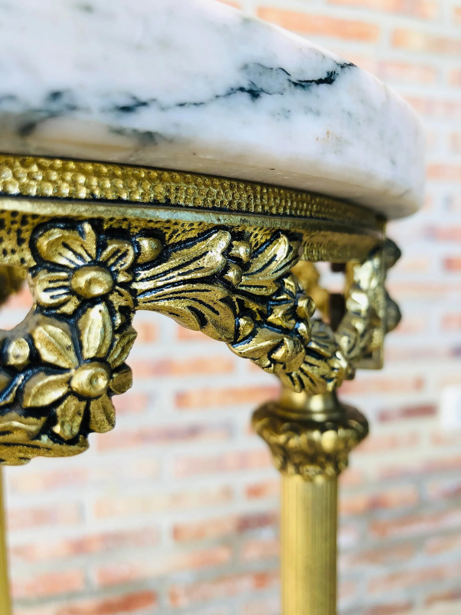19th Spanish Bronze and Brass Gilted Side Table With White Marbles Top - 5