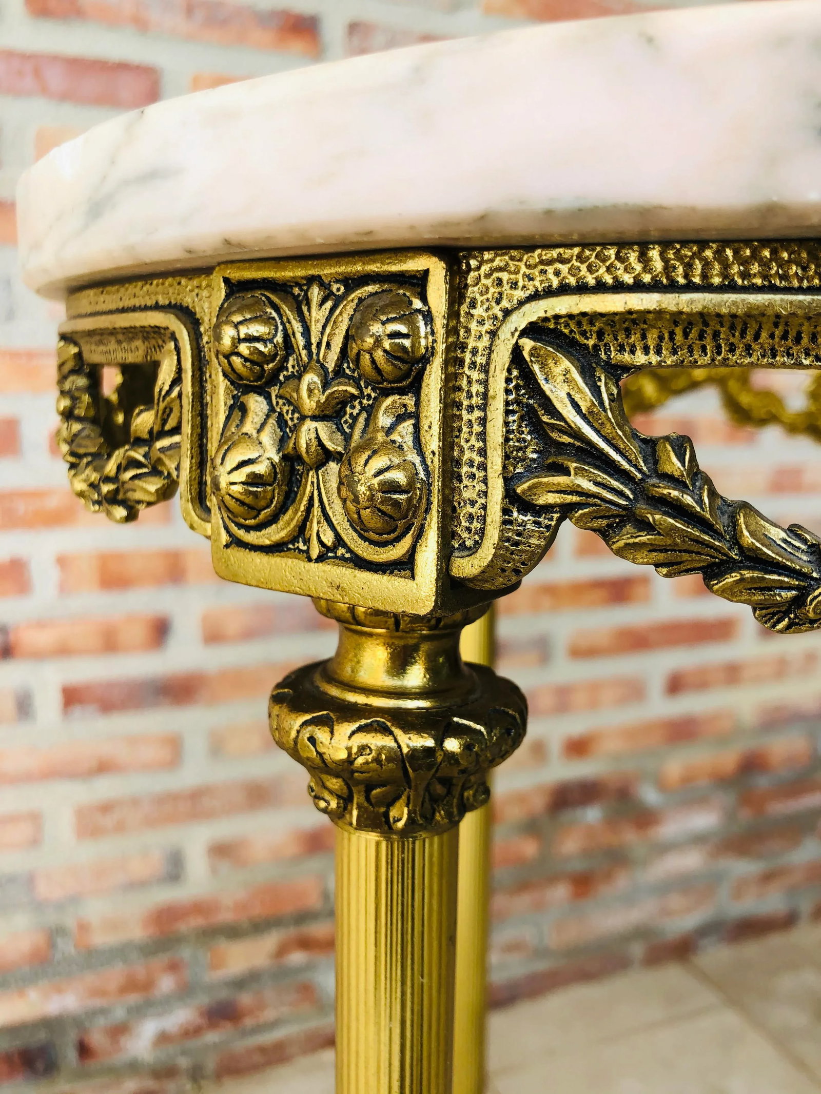 19th Spanish Bronze and Brass Gilted Side Table With White Marbles Top - 6