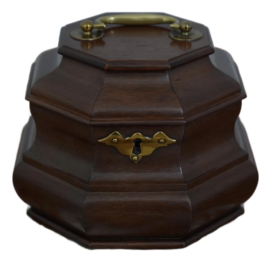 Virginia Metalcrafters Octagonal Tea Caddy Colonial Williamsburg: Age: Approx: 40 Years Old Details: Colonial Williamsburg Mahogany High Quality Construction 18 C. Design Traditional Style Silver Foil Lined Interior Condition: Excellent Original Finish & Condition
