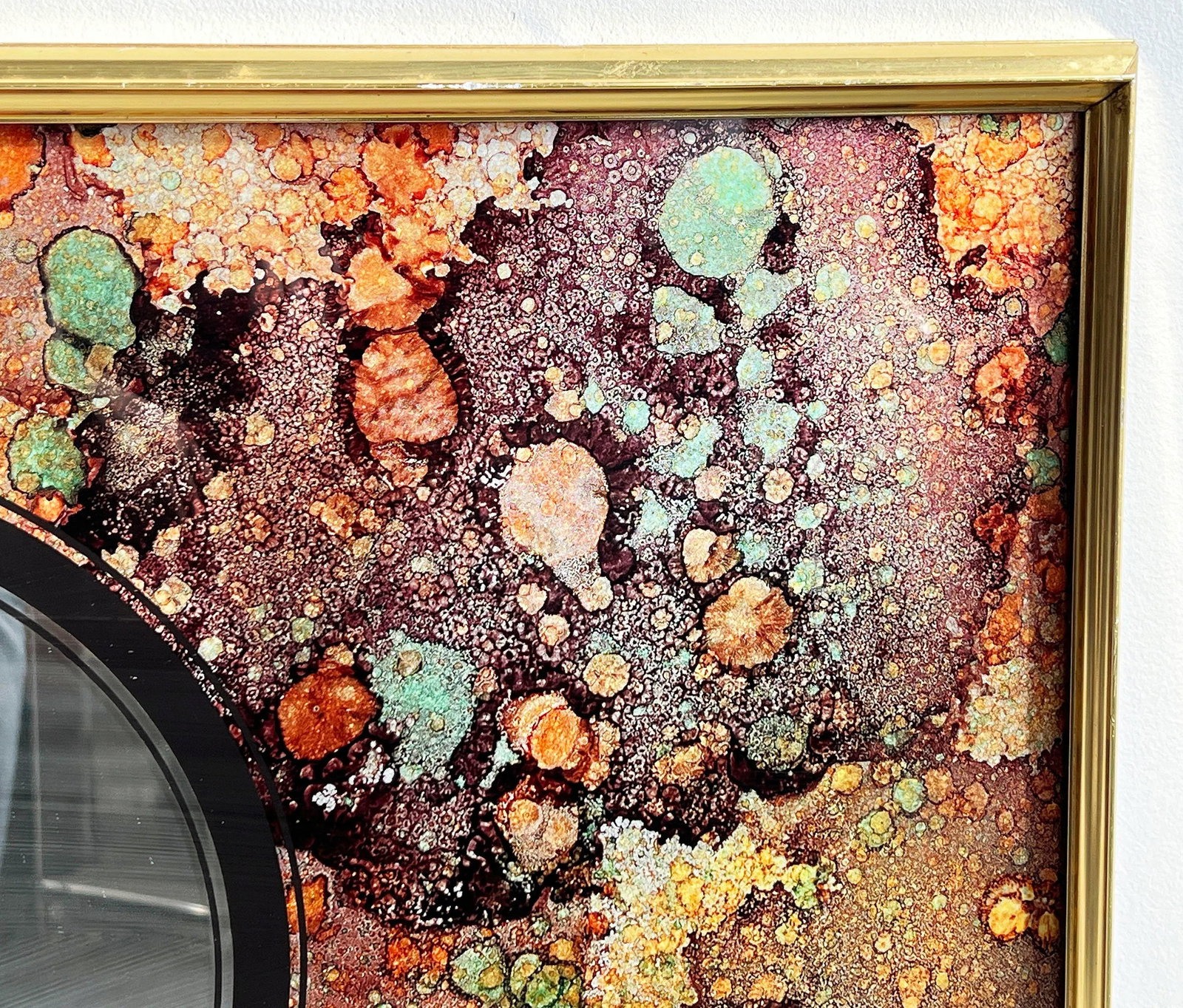 Vintage Mid Century Modern Abstract Porthole Wall Mirror With Marbled Finish - 5