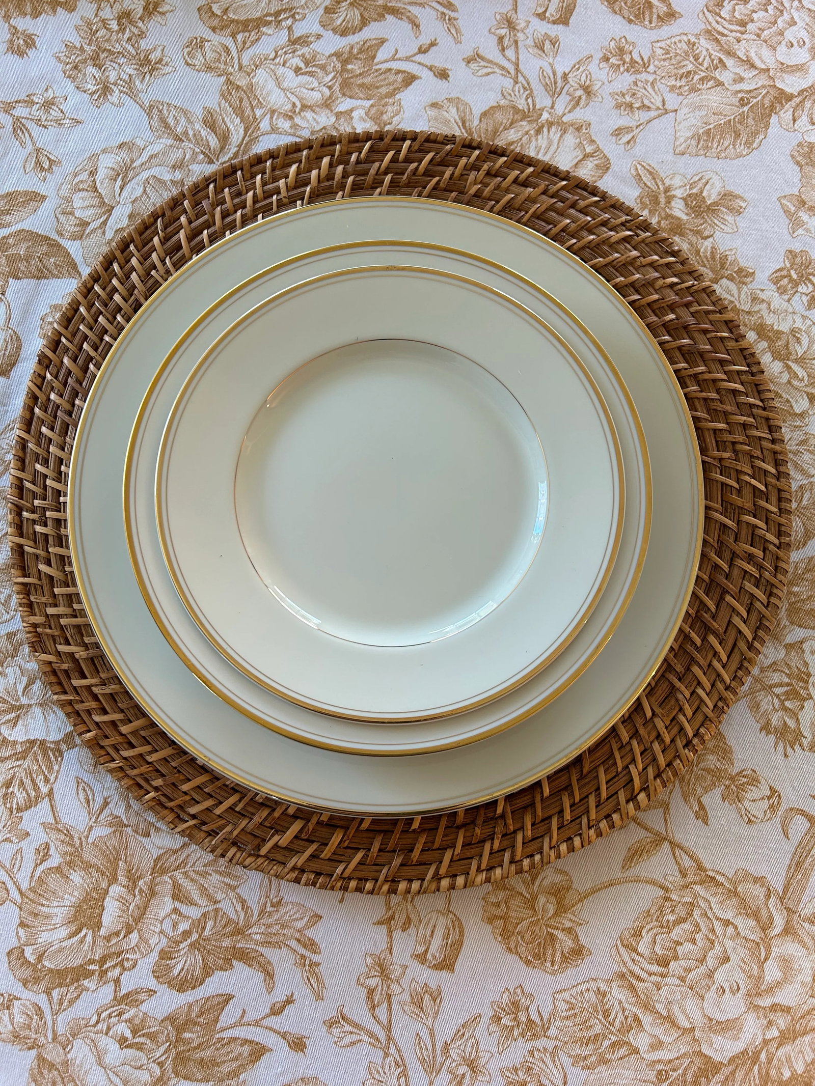 1980's - 2002 Mikasa "Trousdale" Ivory China With Gold Trim Dinnerware - a Set of 24 Pieces - 7