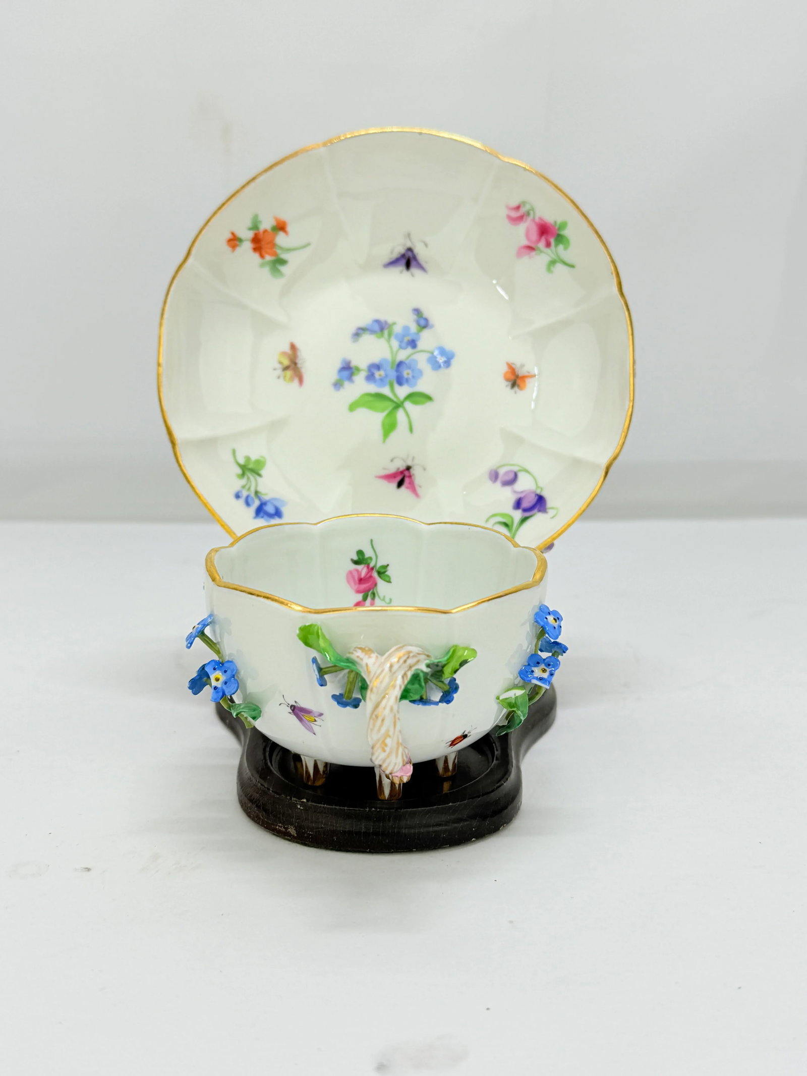 Antique Meissen Porcelain Floral Encrusted Tea Cup & Saucer - 6