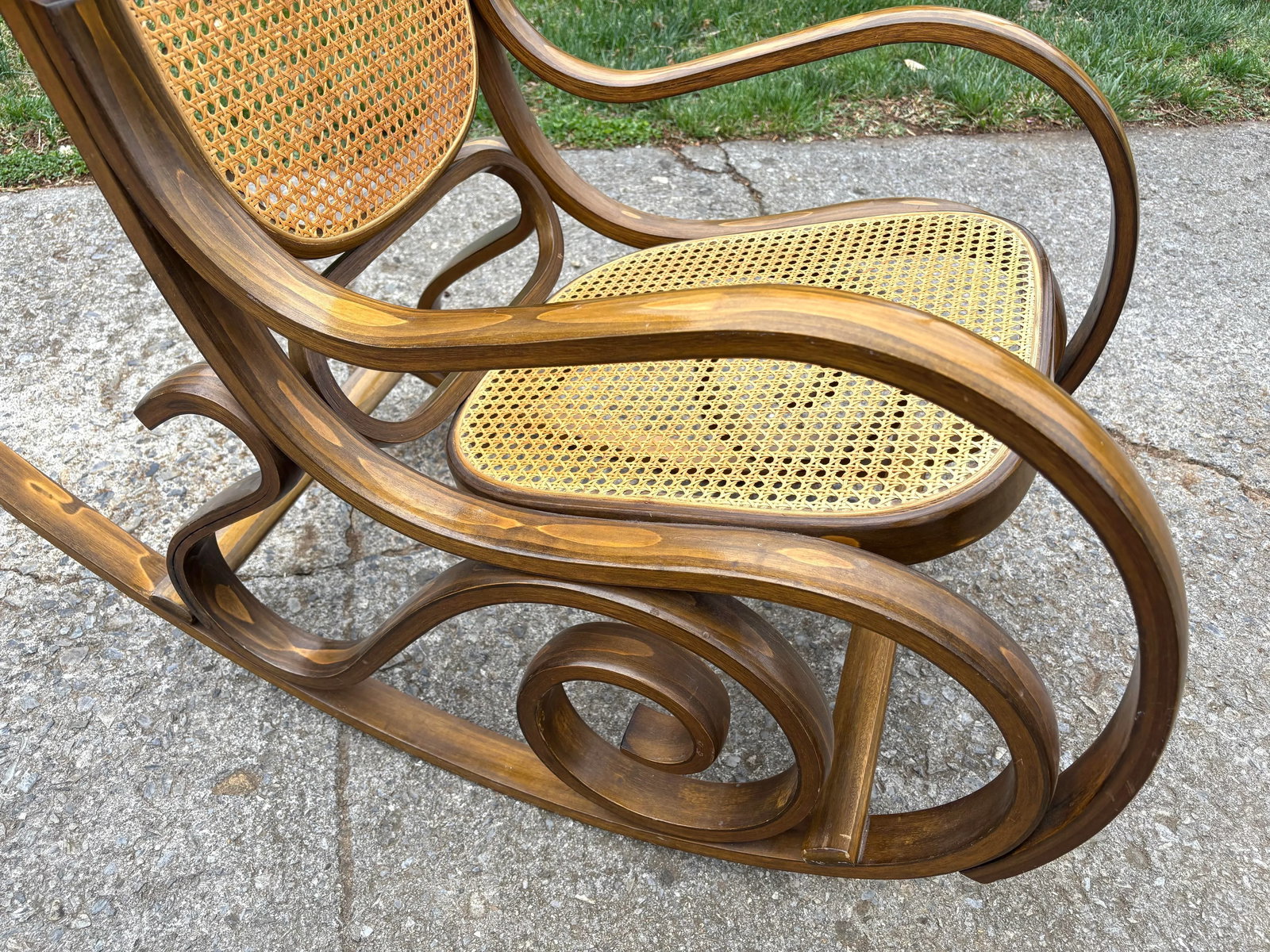 Mid 20th Century Vintage Thonet Style Bentwood Rocker Rocking Chair With Caned Seat - 2
