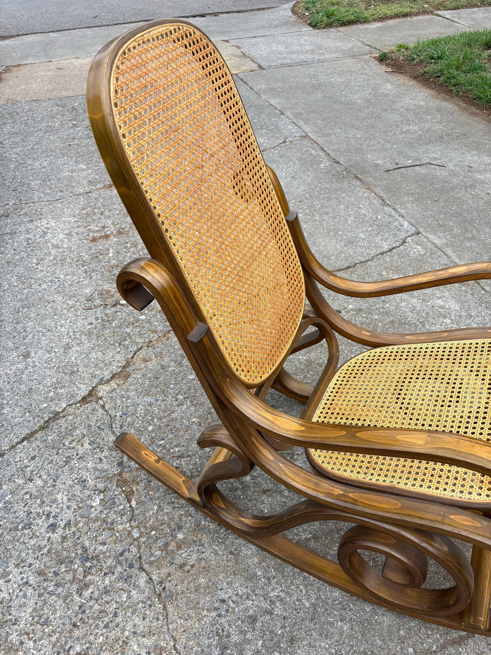Mid 20th Century Vintage Thonet Style Bentwood Rocker Rocking Chair With Caned Seat - 3