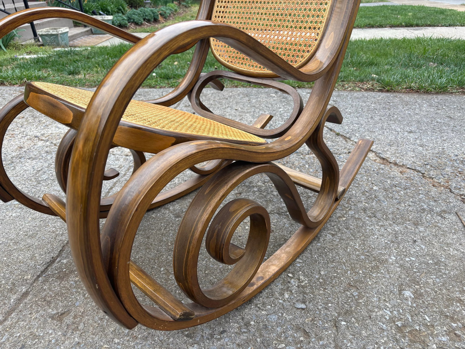 Mid 20th Century Vintage Thonet Style Bentwood Rocker Rocking Chair With Caned Seat - 8