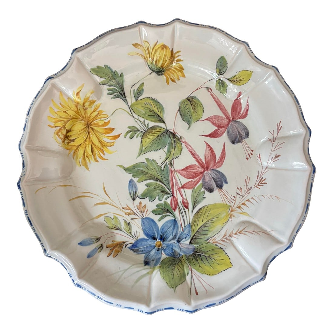 Late 20th Century Italian Mid-Century Hand Painted Floral Plate: Vintage Italian Nove art pottery earthenware plate featuring a floral motif. The plate is marked on the reverse with "G13V Nove Italy." Can be affixed easily to the wall with an adhesive wall plate. P