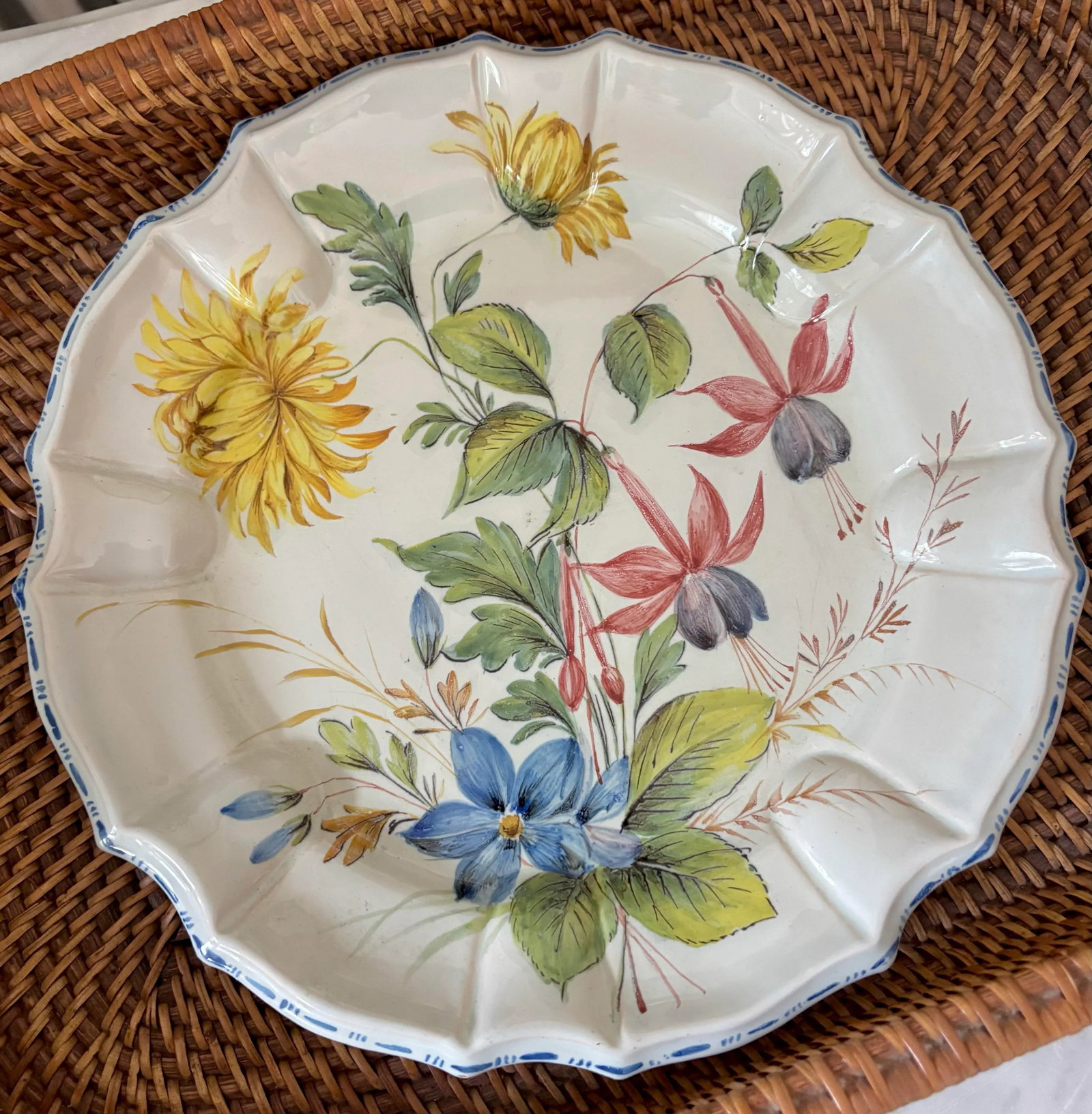 Late 20th Century Italian Mid-Century Hand Painted Floral Plate - 2