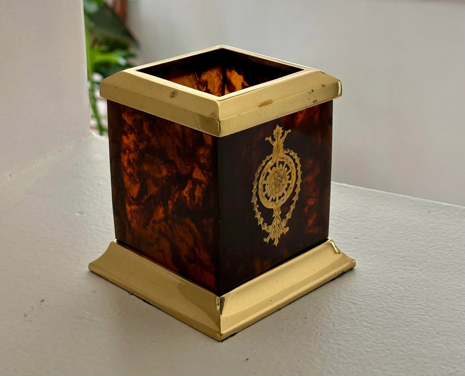 1980s Lucite Tortoiseshell Pencil Cup - 6