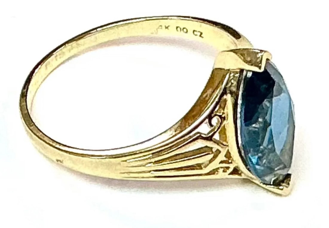 Marquise Blue Topaz 14k Yellow Gold Ring - 6