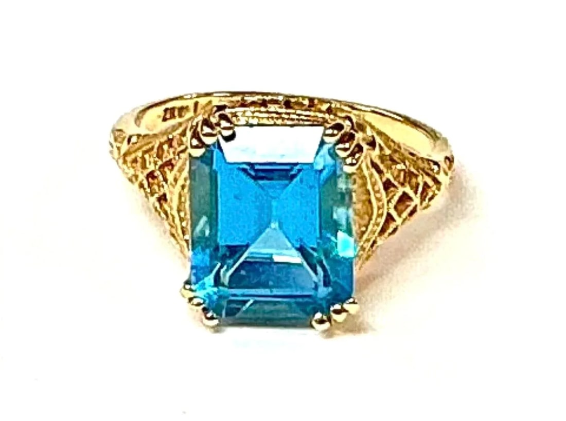 Blue Topaz 14k Yellow Gold Ring - 6