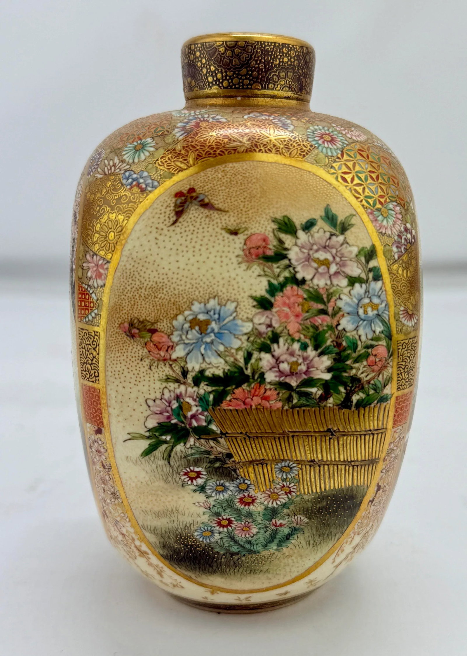 Japanese Satsuma Earthenware Four-Panel Tea Caddy, Ryuzan - Kyoto, Meiji-Taisho - 2