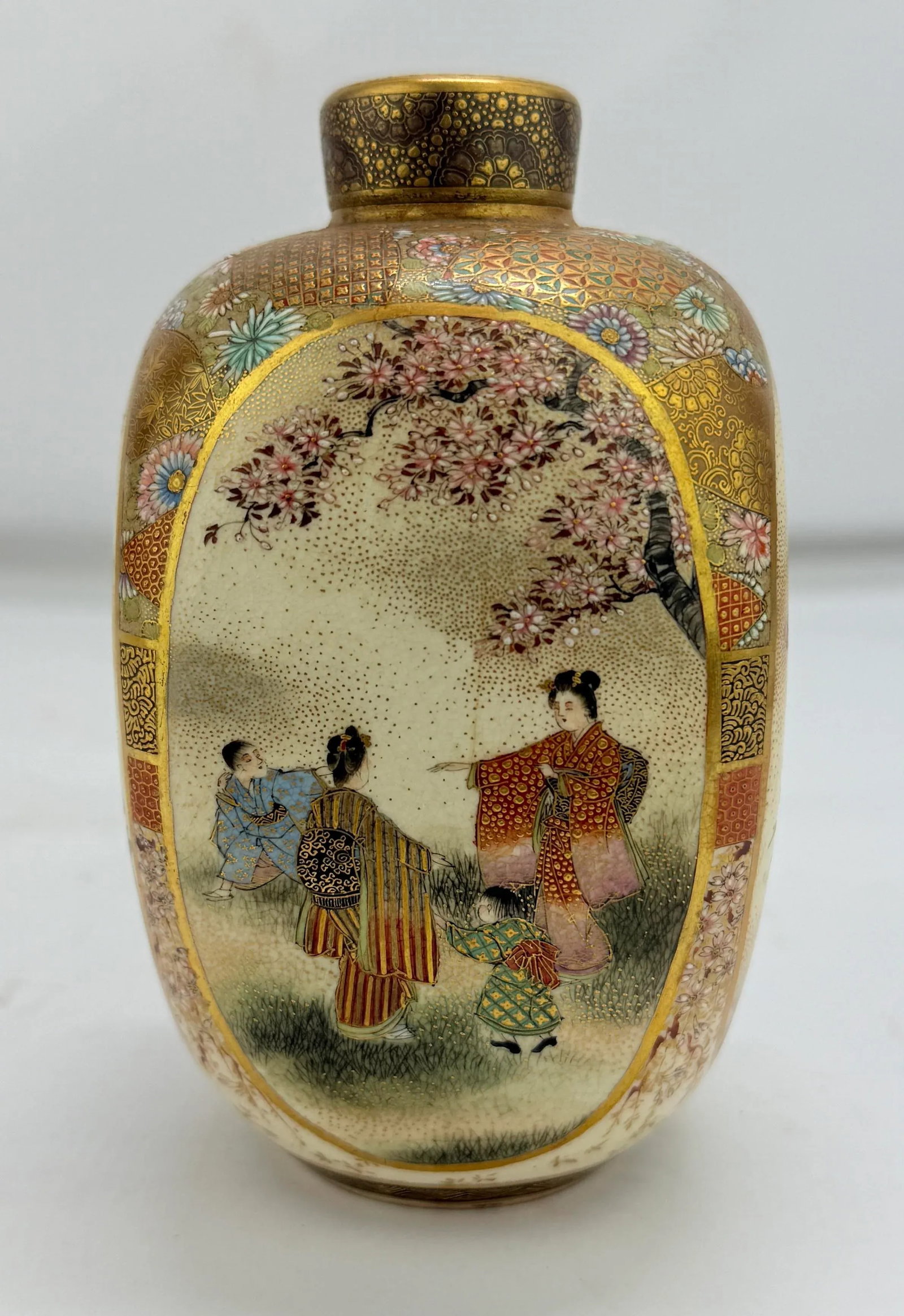 Japanese Satsuma Earthenware Four-Panel Tea Caddy, Ryuzan - Kyoto, Meiji-Taisho - 4