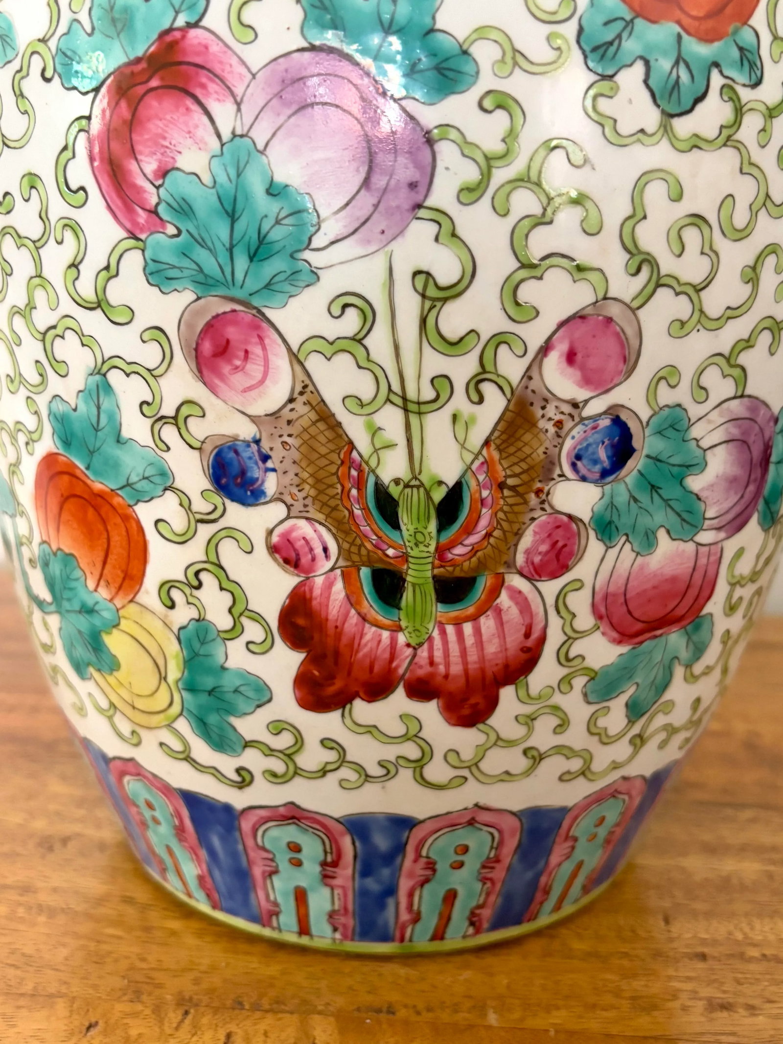 Large Vintage Butterfly and Fruit Ginger Jar - 4