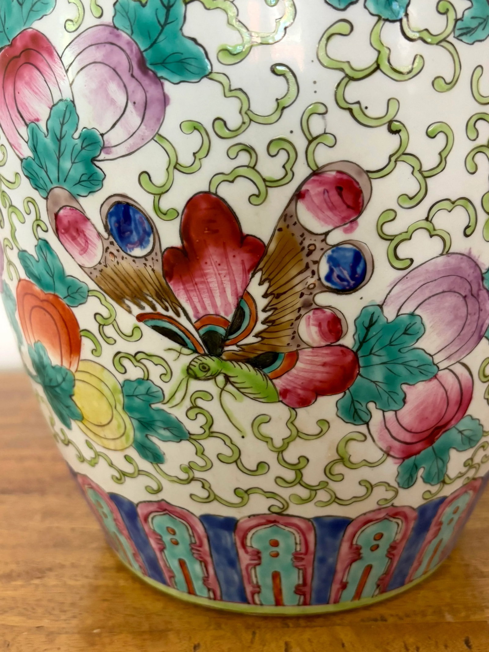 Large Vintage Butterfly and Fruit Ginger Jar - 6