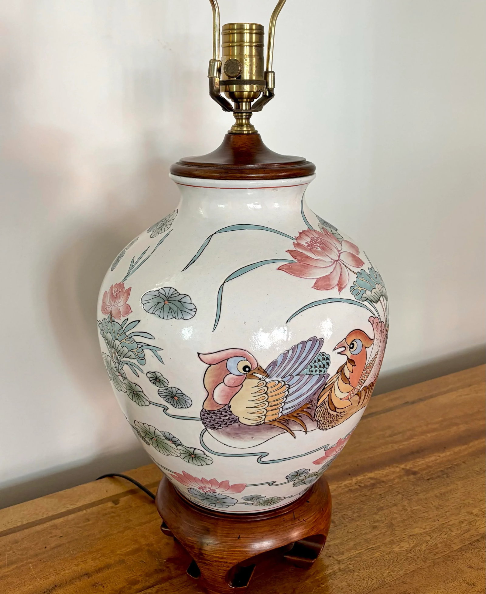 1980s Chinoiserie Style Wildwood Lamp With Lotus and Waterfowl Motif - 4